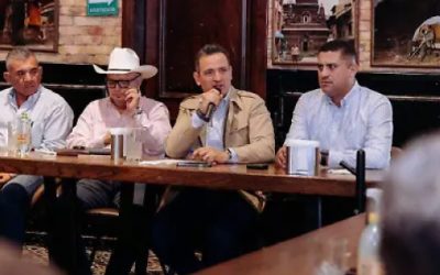 Agricultores de Chihuahua venden cosechas en frontera y diálogo con autoridades