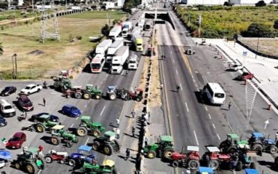 Amaga con bloqueos frente campesino a 4T