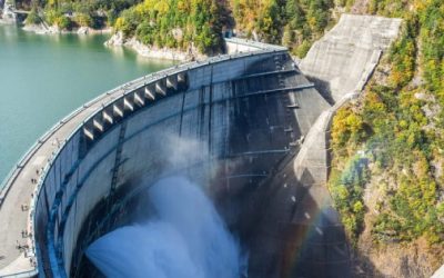 Energía eléctrica cara, igual a agua intermitente