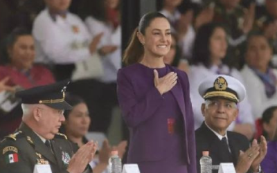 Sheinbaum reconoce participación de mujeres en FF. AA.