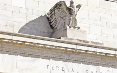 Mayoría de gobernadores de la Fed apuesta por recortar las tasas de interés; solo si la inflación cae en EU